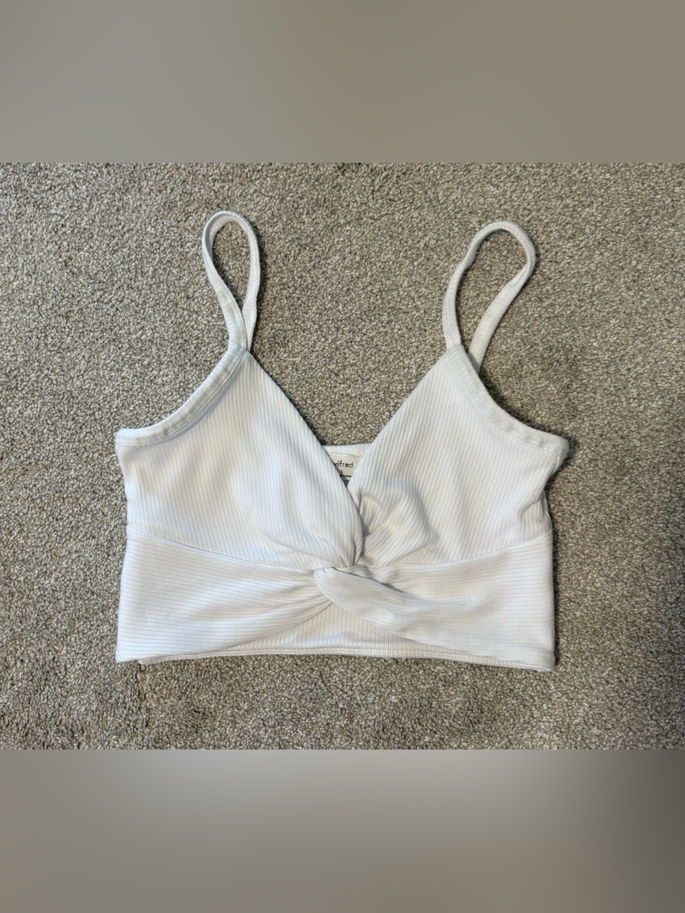 Aritzia Wilfred Twist Front Crop Top